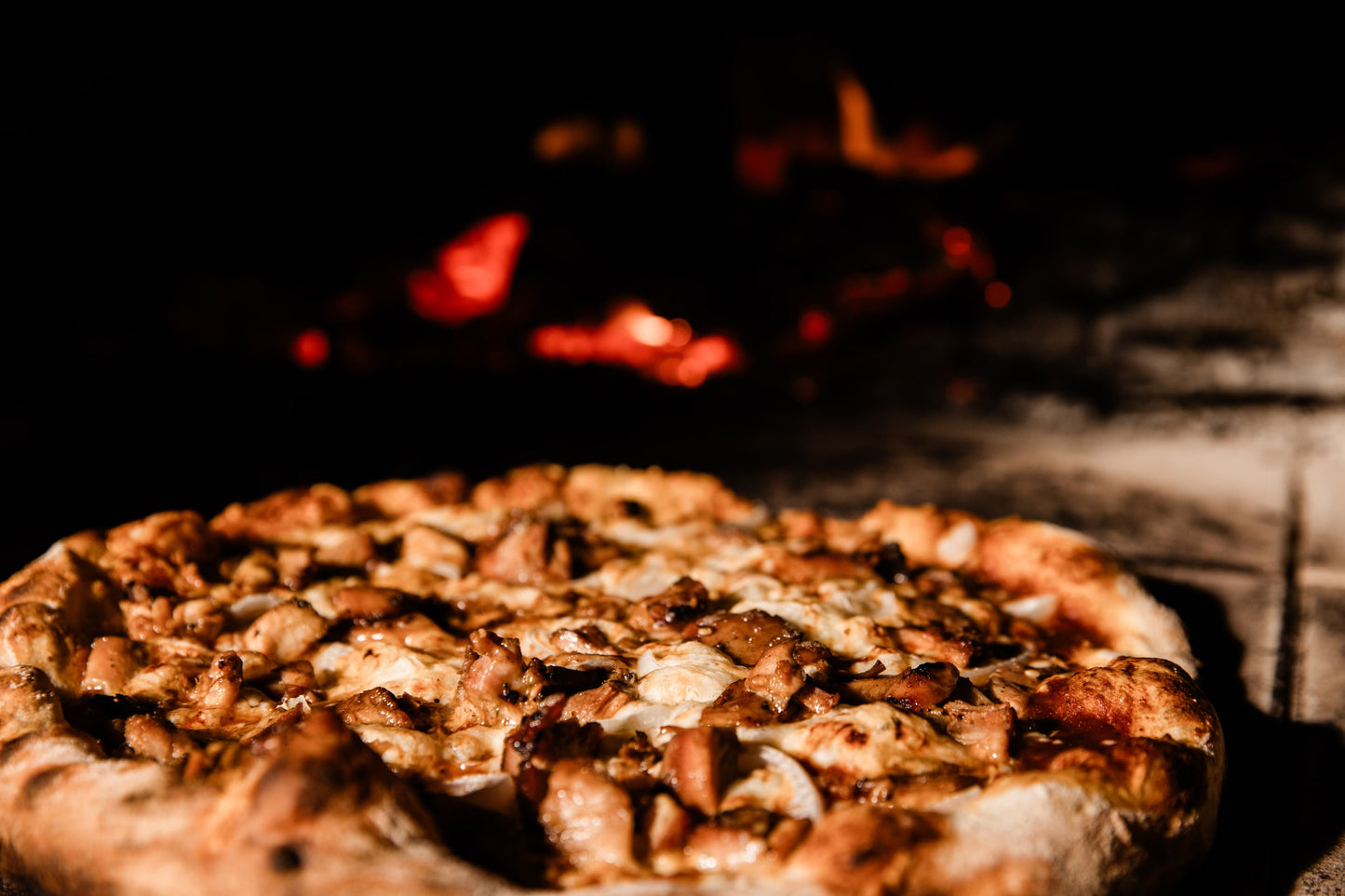 Kokomo 32" Wood Fired Stainless Steel Pizza Oven